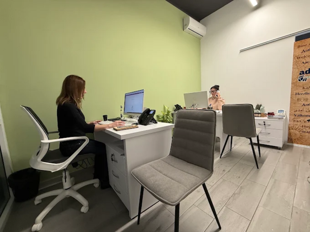 Офіс Admiral.Travel на Ботаніці в будівлі Plaza, зображення 1