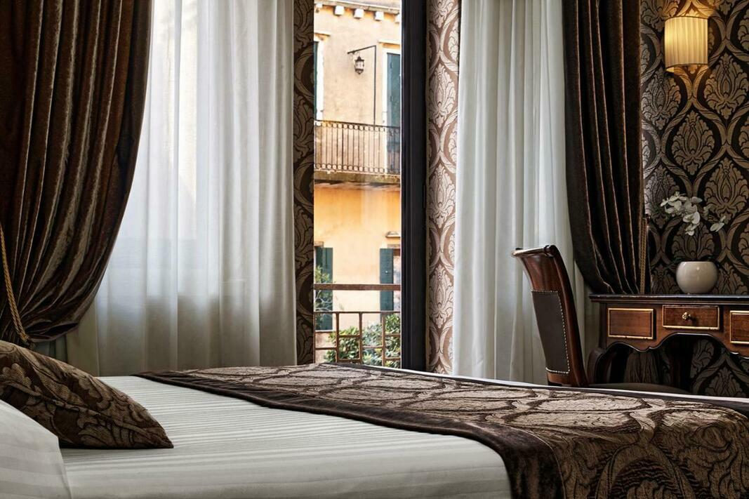 Hotel HOTEL TRE ARCHI 3 Low prices for online booking in