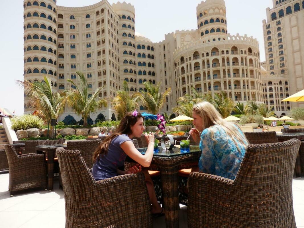 Аль хамра молл. Аль ХАМРА Вилладж Резиденс рас Аль Хайма. Al Hamra Residence 5 рас Аль Хайма. Al Hamra Residence 5* рас-Эль-Хайм. Al Hamra Village Hotel Дубай.