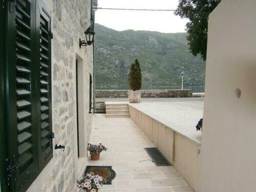Image description