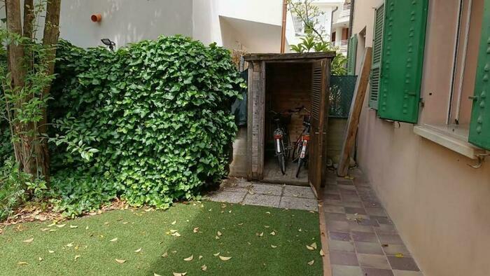 Image description